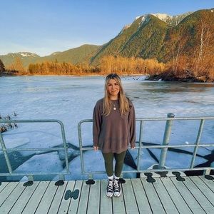 Meet your Posher, Julia